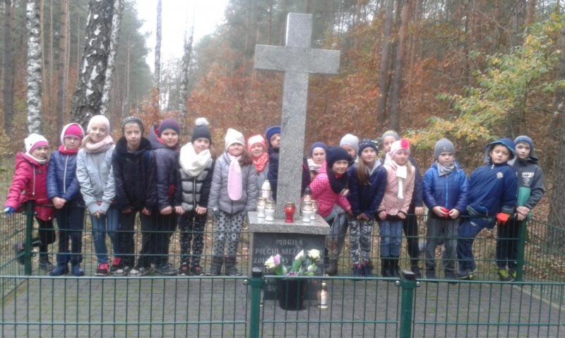 Zuchy sprzątanie grobów